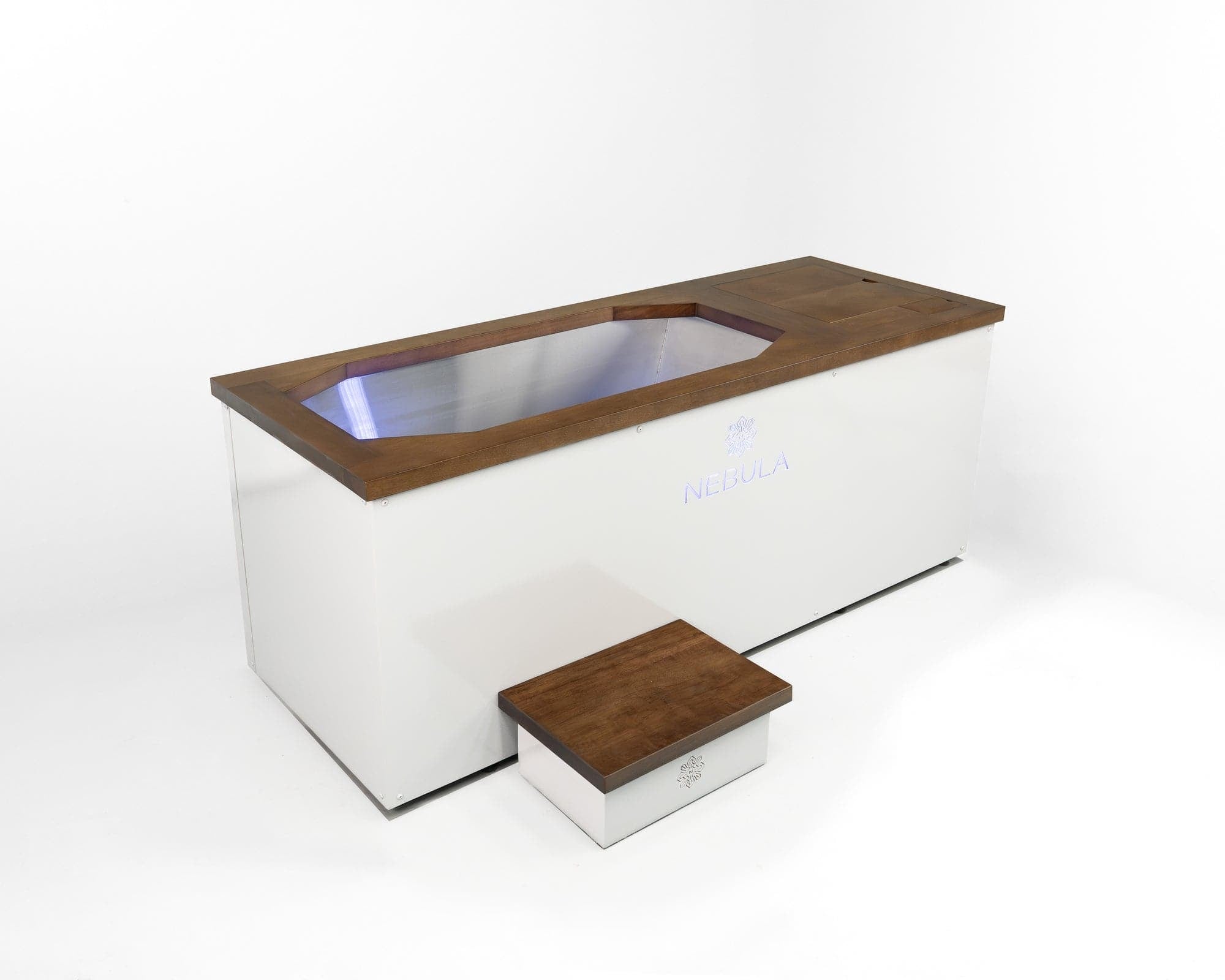 Nebula Ice Bath in white, side view, with the step alongside